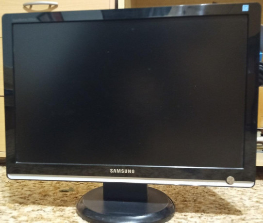 2022-lcd-monitory-big-4