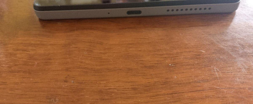 predam-lenovo-tab-m8-big-1