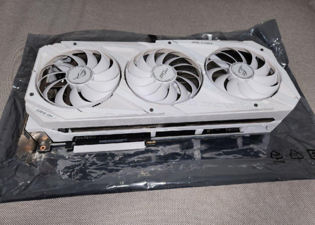 asus-rog-strix-rtx-3080-10gb-oc-lhr-white-edition-big-3