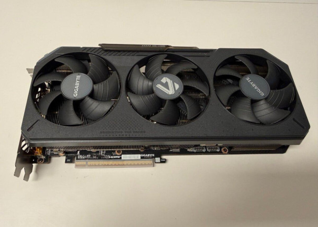 gigabyte-radeon-rx-9070-xt-gaming-oc-16gb-big-0