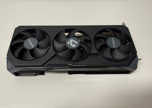 gigabyte-radeon-rx-9070-xt-gaming-oc-16gb-big-1