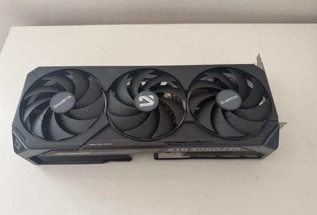 gigabyte-geforce-rtx-5080-gaming-16g-big-0