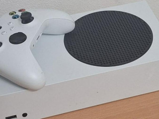 predam-hernu-konzolu-xbox-series-s