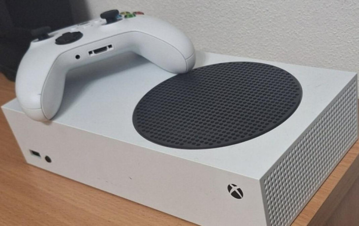 predam-hernu-konzolu-xbox-series-s-big-1