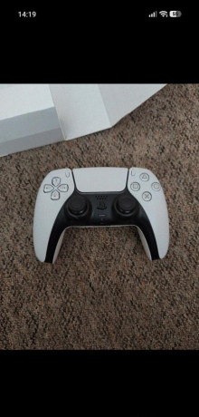 ps5-dualsense-ovladac-big-3