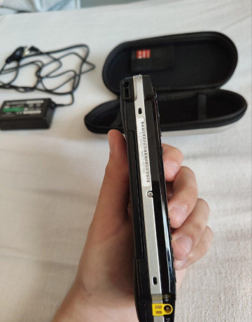 sony-psp-1004-big-3