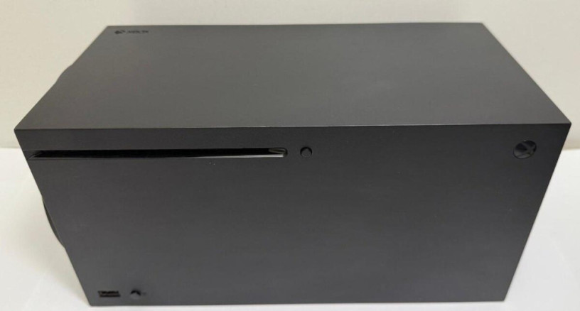 xbox-series-x-1tb-v-zaruke-big-1