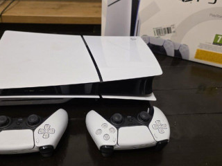 ps5-slim-s-mechanikou