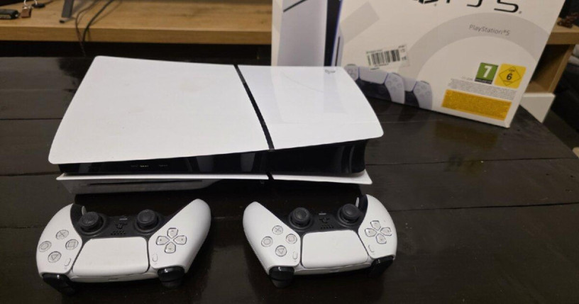 ps5-slim-s-mechanikou-big-0