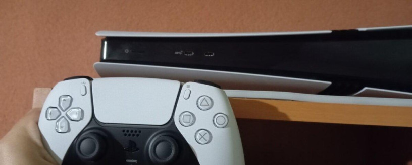 ps5-pro-2-tb-so-zarukou-big-0