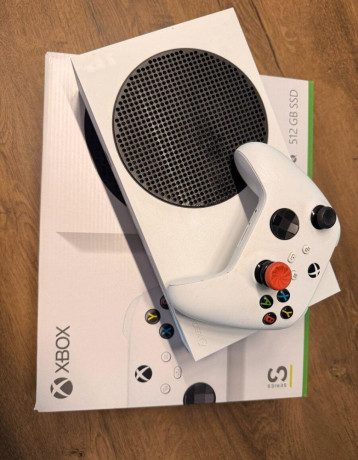 predam-xbox-series-s-top-stav-s-originalnou-krabicou-big-1