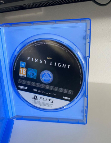 007-first-light-ps5-big-1