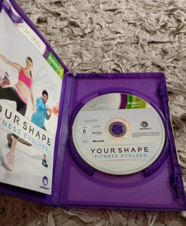 kinect-your-shape-fitness-evolved-xbox-360-big-1