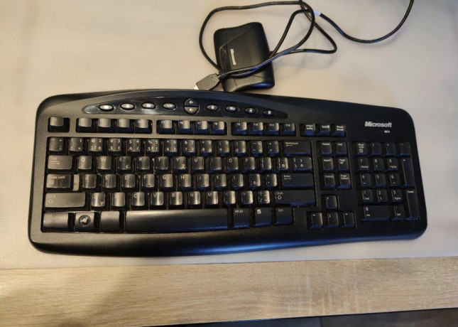 predam-microsoft-klavesnicu-bezdrotovu-skcz-big-0