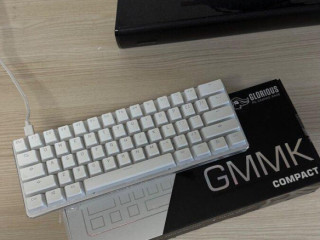 glorious-gmmk-compact-brown-switches-full-rgb