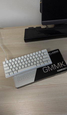 glorious-gmmk-compact-brown-switches-full-rgb-big-0
