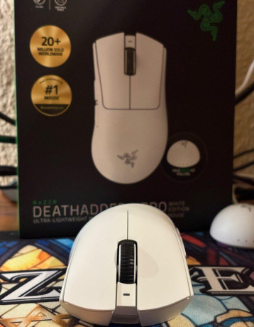 razer-deathadder-v4-pro-big-4