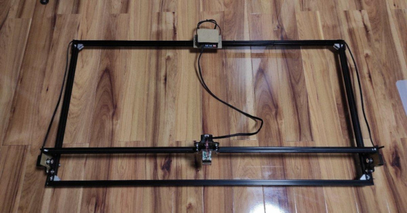 laserovy-gravirovaci-stroj-108x48cm-2500mw-big-1