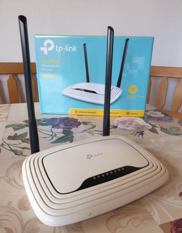 tp-link-wireless-router-300-mbps-big-0
