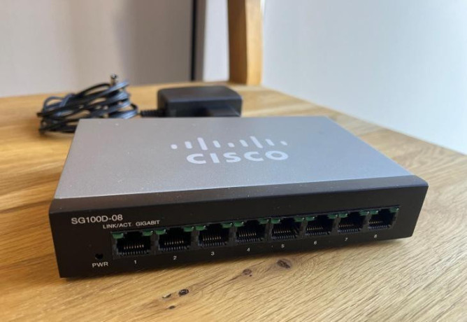 switch-cisco-sg100d-08-big-1