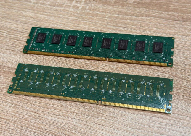 adata-2x-2gb-ddr3-1333-mhz-big-2