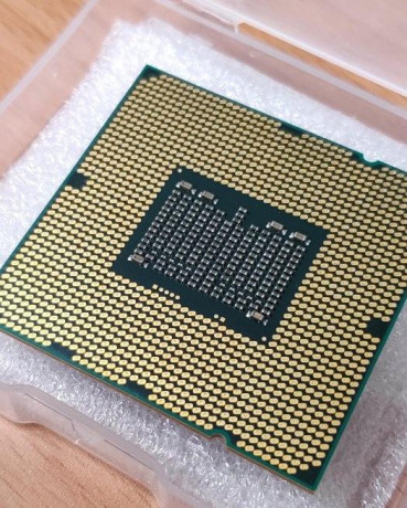 intel-a-amd-cpu-socket-lga1366-a-ine-big-0
