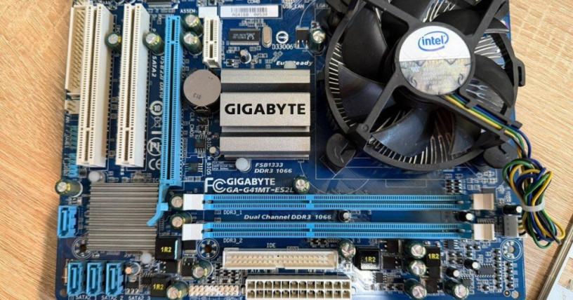 gigabyte-ga-g41mt-es2l-pentium-dual-core-e5400-socket-775-big-3