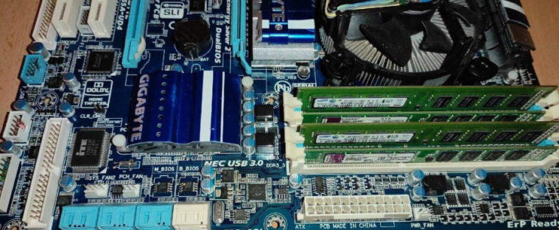 gigabyte-p55a-ud4-intel-core-i5-760-8gbram-big-2