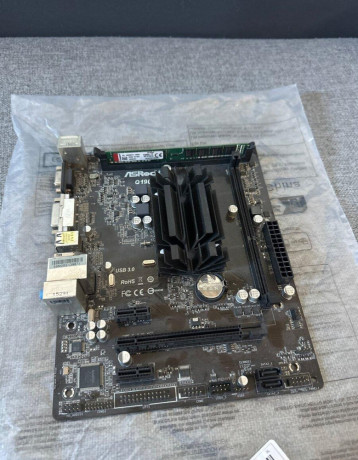 asrock-q1900m-big-0