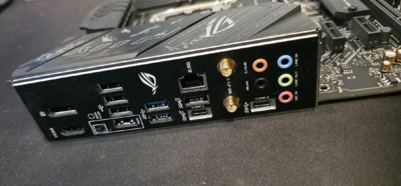 asus-rog-strix-b660-g-gaming-wifi-big-1