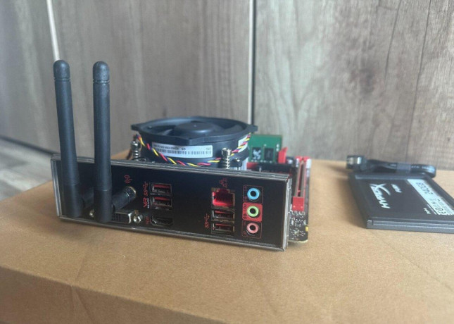 msi-b250i-gaming-i7-6700-16gb-ddr4-240gb-ssd-big-2