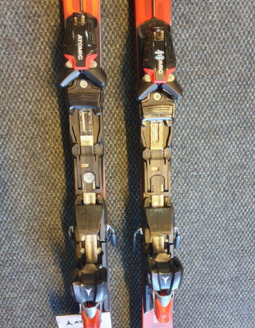 atomic-g9-fis-redster-nove-big-2