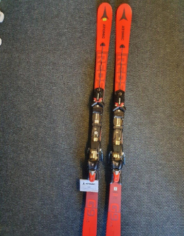 atomic-g9-fis-redster-nove-big-1