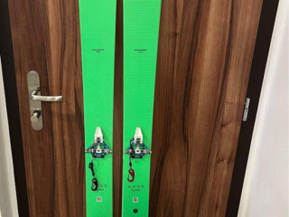 skialpove-lyze-black-crows-navis-freebird-1791