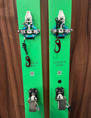 skialpove-lyze-black-crows-navis-freebird-1791-big-2
