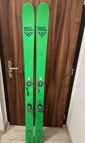 skialpove-lyze-black-crows-navis-freebird-1791-big-0
