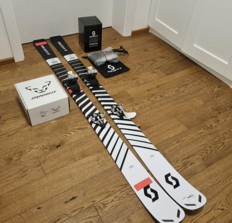 novy-skialpovy-set-scott-proguide-89-s-pasmi-a-viazanim-big-0