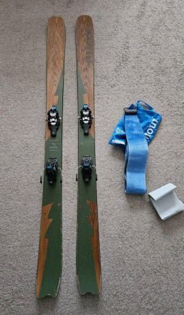 forest-skis-lotor-183-alpinfritschi-tecton-13-big-0