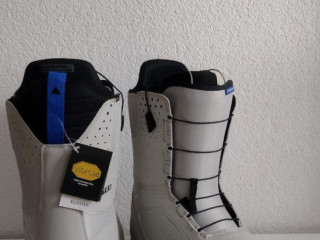 nove-burton-photon-snowboard-boty-uk10eu44