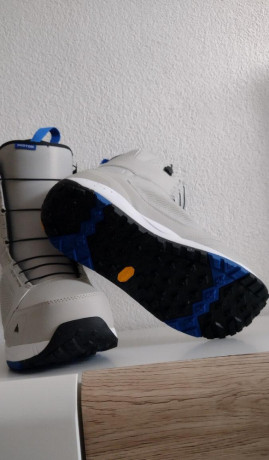 nove-burton-photon-snowboard-boty-uk10eu44-big-2