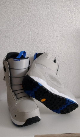 nove-burton-photon-snowboard-boty-uk10eu44-big-1