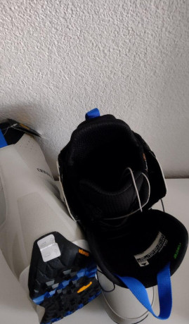 nove-burton-photon-snowboard-boty-uk10eu44-big-3