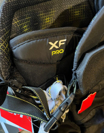 nohavice-ccm-tacks-xf-pro-big-1