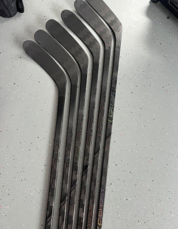 hokejka-ccm-tacks-xf-ghost-big-4