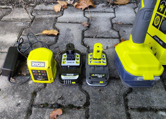 ryobi-18v-one-aku-teleskopicka-kefa-2x-bateria-big-2