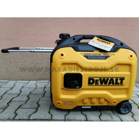 dxgni42e-dewalt-jednofazova-invertorova-elektrocentrala-big-2