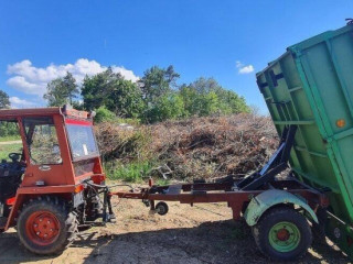 predaj-vlecku-sklapac-za-traktor