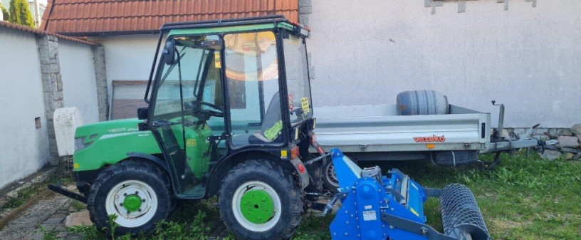 predam-malotraktor-vega-36koni-4x4-so-zakladacom-travnika-big-0