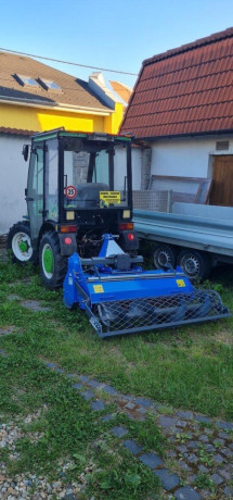 predam-malotraktor-vega-36koni-4x4-so-zakladacom-travnika-big-2
