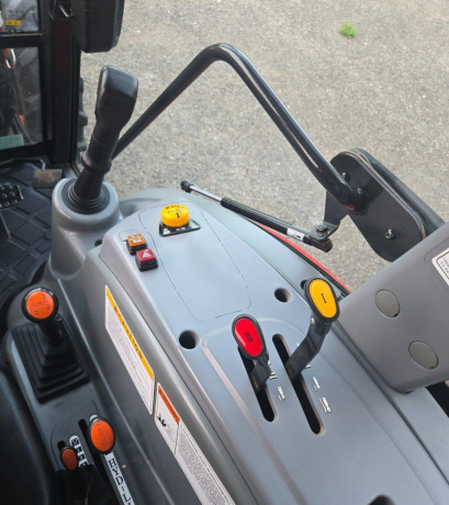 traktor-branson-5025c-big-3